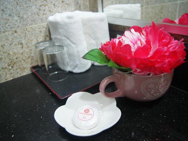 TD Plaza Hotel : photo 8 de la chambre chambre lit king-size standard