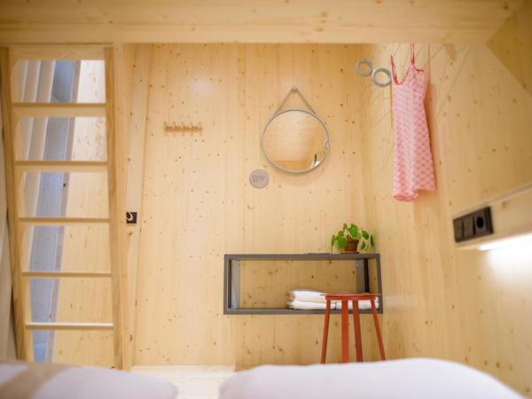 The Green Elephant Hostel & Spa : photo 2 de la chambre grande capsule en dortoir mixte