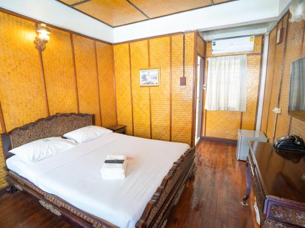 Lai Thai Guest House : photo 4 de la chambre chambre deluxe double ou lits jumeaux