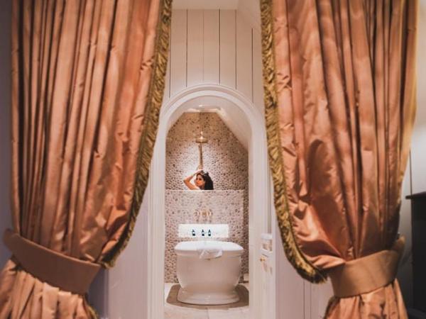 Exclusive Suites The Secret Garden : photo 5 de la chambre suite junior - vue sur canal