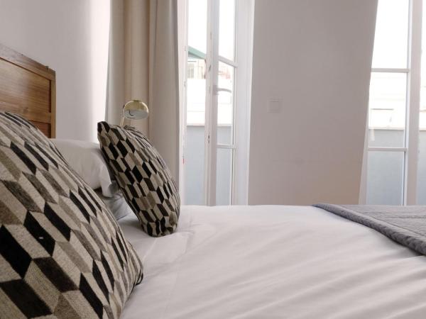 Lisbon Poets Inn : photo 5 de la chambre chambre familiale avec balcon