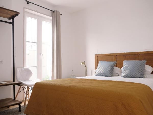 Lisbon Poets Inn : photo 6 de la chambre chambre double avec salle de bains commune