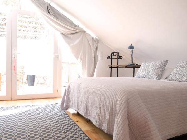 Lisbon Poets Inn : photo 3 de la chambre chambre familiale avec salle de bains privative