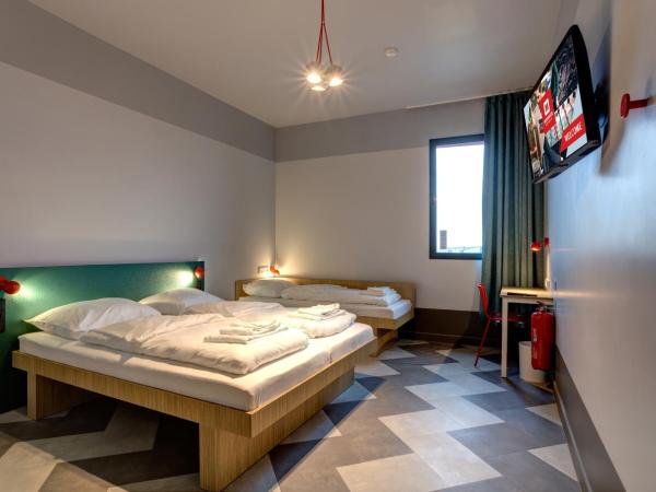 MEININGER Hotel Paris Porte de Vincennes : photo 1 de la chambre chambre triple