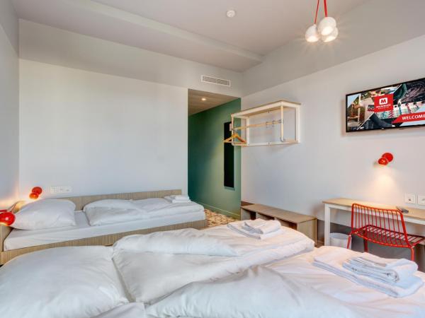 MEININGER Hotel Paris Porte de Vincennes : photo 2 de la chambre chambre triple