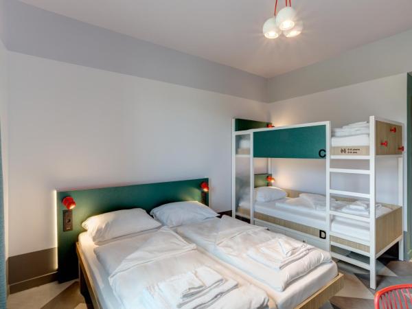 MEININGER Hotel Paris Porte de Vincennes : photo 2 de la chambre chambre quadruple