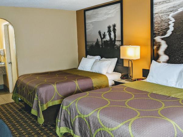 Super 8 by Wyndham Houston/Willowbrook Hwy 249 : photo 9 de la chambre chambre 2 lits queen-size - non-fumeurs