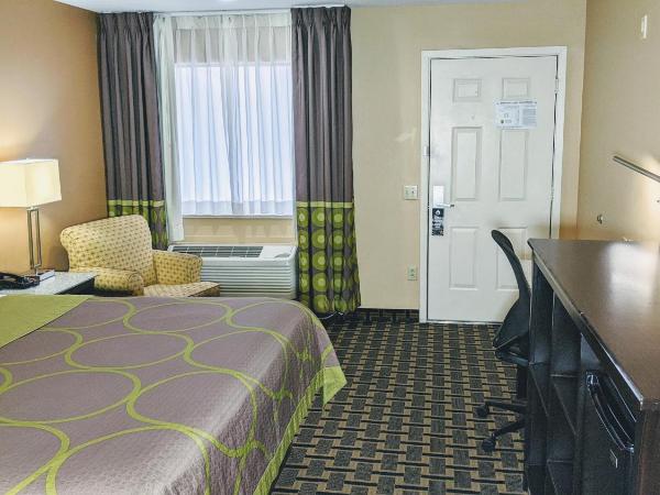 Super 8 by Wyndham Houston/Willowbrook Hwy 249 : photo 5 de la chambre chambre lit king-size - fumeurs