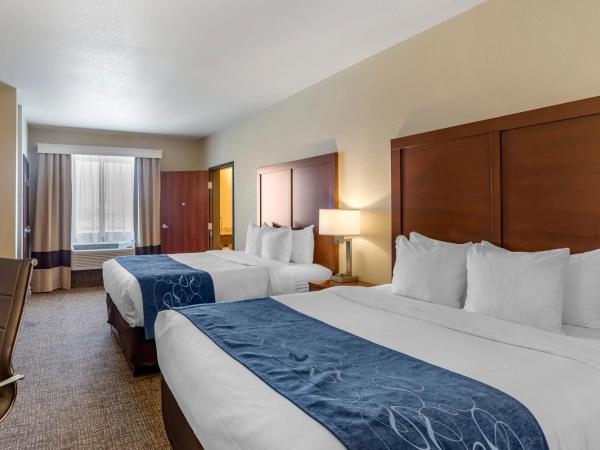 Comfort Suites Near Denver Downtown : photo 4 de la chambre suite avec 2 lits queen-size et canapé-lit - non-fumeurs