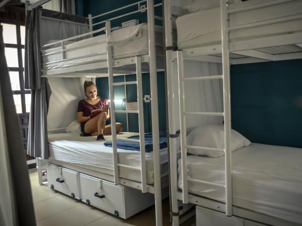 The Lights Hostel : photo 2 de la chambre lit dans dortoir mixte de 8 lits