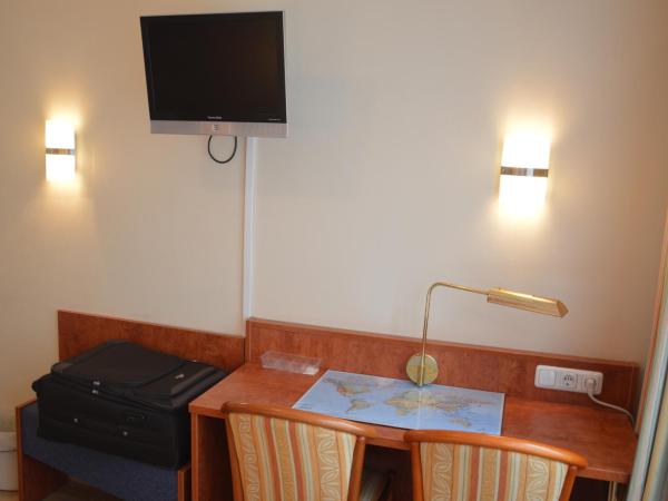 Hotel Wikinger Hof : photo 5 de la chambre chambre triple