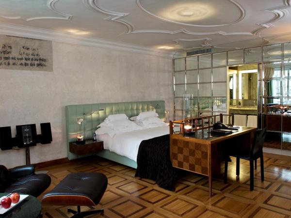 Widder Hotel - Zurichs luxury hideaway : photo 1 de la chambre chambre lit queen-size - cour