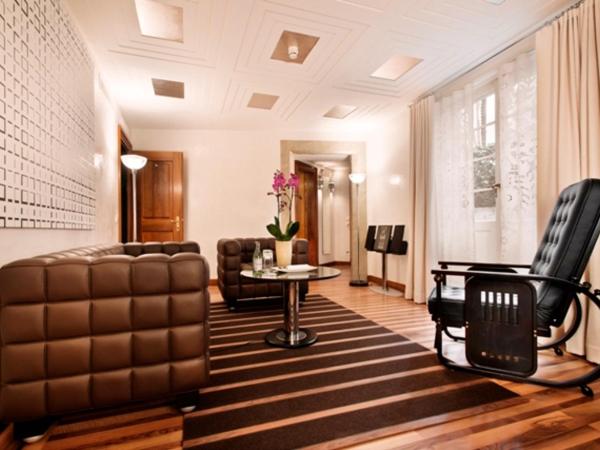 Widder Hotel - Zurichs luxury hideaway : photo 5 de la chambre suite cour avec douche d’hydromassage