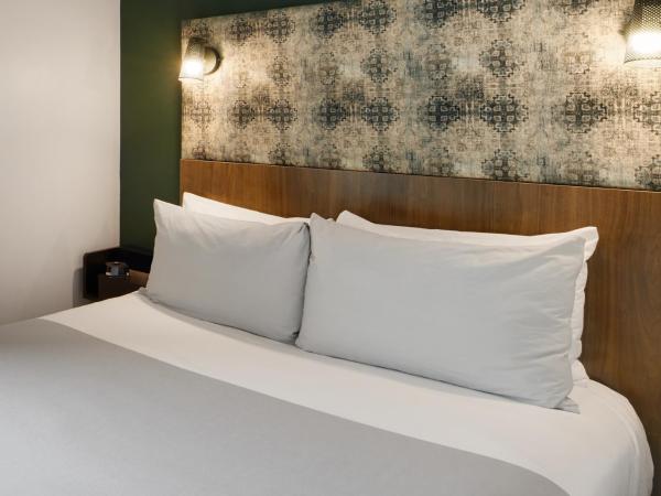 TRYP by Wyndham Pittsburgh/Lawrenceville : photo 4 de la chambre chambre lit queen-size micro - non-fumeurs