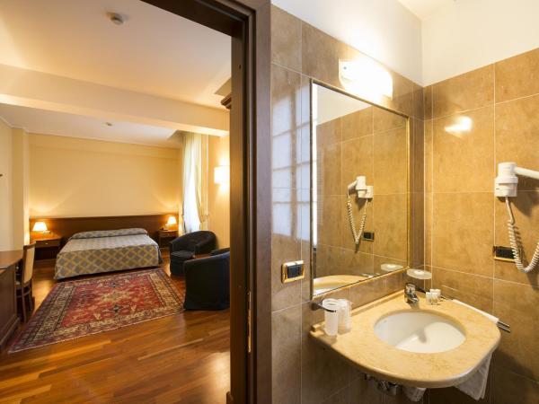 Centro Paolo VI : photo 4 de la chambre chambre lit king-size