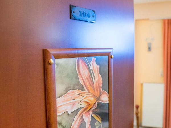 Yiannis Apartments : photo 3 de la chambre chambre quadruple avec balcon