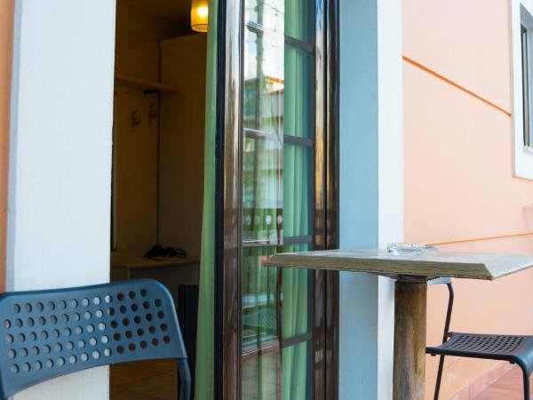 Yiannis Apartments : photo 9 de la chambre chambre lits jumeaux avec balcon