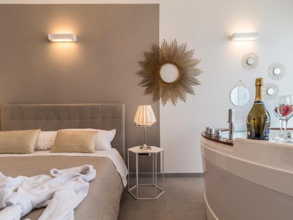 4 Star Suite SPA - Self Check-In : photo 9 de la chambre suite avec sauna