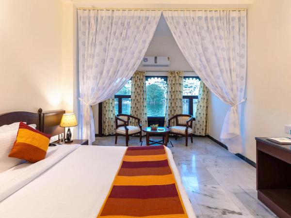 Hotel Sarovar On Lake Pichola : photo 6 de la chambre suite avec vue sur lac 