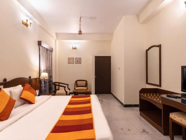 Hotel Sarovar On Lake Pichola : photo 2 de la chambre chambre double ou lits jumeaux deluxe - vue sur ville 