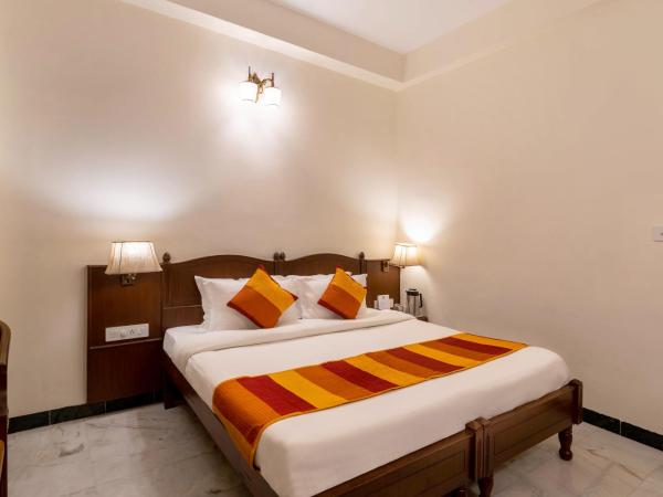 Hotel Sarovar On Lake Pichola : photo 10 de la chambre chambre double ou lits jumeaux deluxe - vue sur ville 