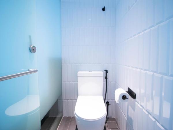 Hotel NuVe Elements : photo 6 de la chambre chambre deluxe lit king-size (fenêtre complète)