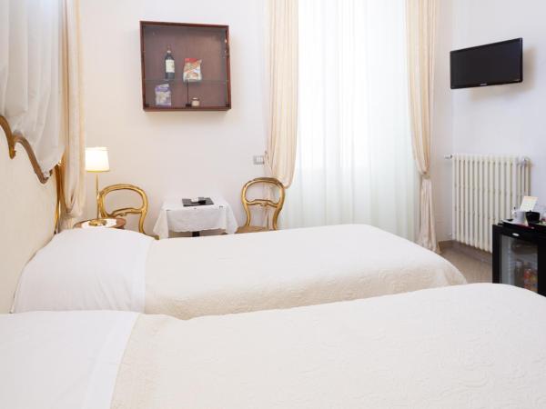 Gourmet B&B Villa Landucci : photo 2 de la chambre chambre double ou lits jumeaux standard