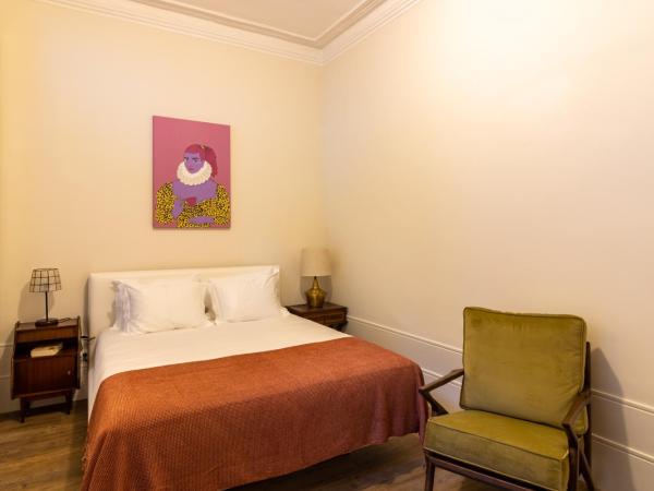 aDuquesa - GuestHouse : photo 2 de la chambre chambre double avec salle de bains privative extérieure