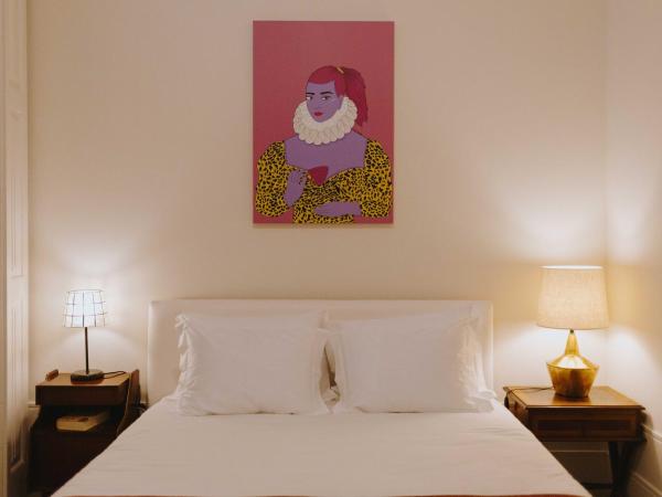 aDuquesa - GuestHouse : photo 3 de la chambre chambre double avec salle de bains privative extérieure