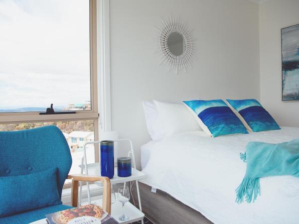 Nature & Relax House, Panoramic sea view, Free parking 37 : photo 3 de la chambre chambre lit queen-size avec salle de bains commune