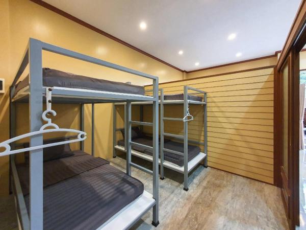 We Hostel Khaolak : photo 4 de la chambre lit superposé dans dortoir mixte