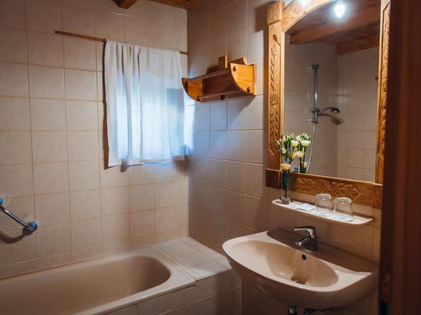 Bagoly Pincesor Fogado : photo 1 de la chambre chambre double ou lits jumeaux - vue sur ville