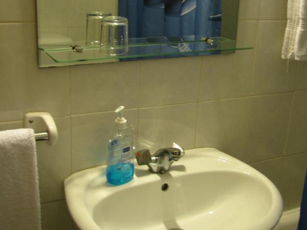 Residencial Porto Novo - Alojamento Local : photo 5 de la chambre chambre quadruple