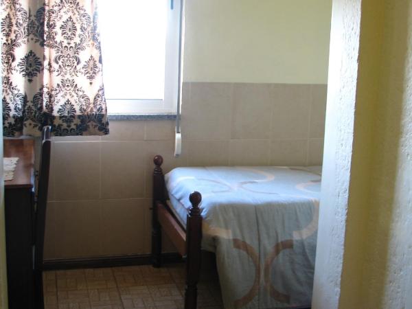 Residencial Porto Novo - Alojamento Local : photo 4 de la chambre chambre familiale