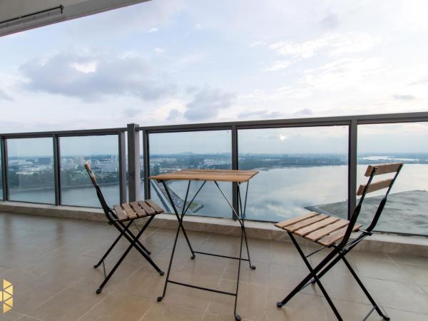 R&F Princess Cove CIQ Premium Sea View Suites by NEO : photo 4 de la chambre appartement - vue sur mer