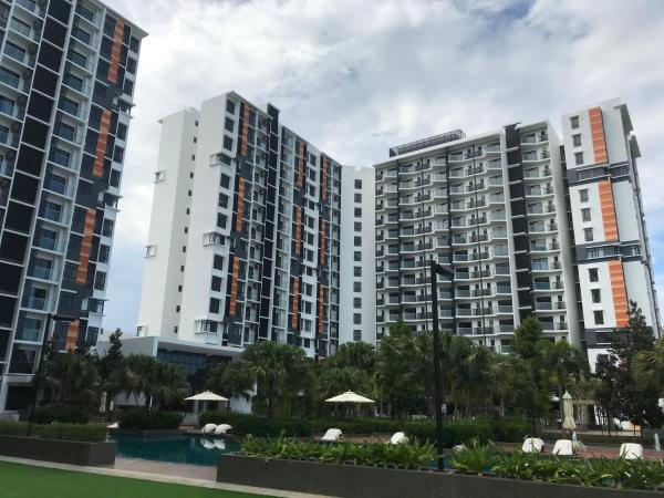 TimurBay Residence by Onehomes : photo 3 de la chambre suite avec balcon