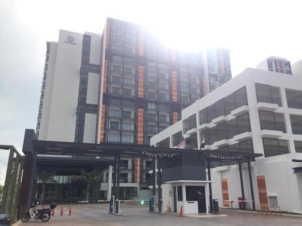 TimurBay Residence by Onehomes : photo 6 de la chambre suite avec balcon