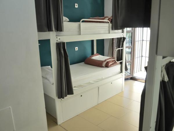The Lights Hostel : photo 2 de la chambre lit dans dortoir mixte de 6 lits
