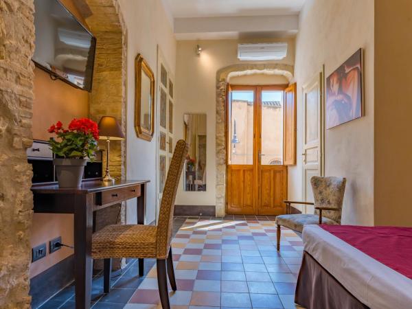 Cappuccine GuestHouse : photo 2 de la chambre chambre double ou lits jumeaux avec salle de bains privative
