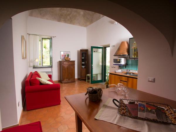 Agriturismo Villa Lupara : photo 6 de la chambre appartement avec balcon