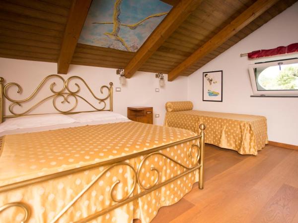 Agriturismo Villa Lupara : photo 4 de la chambre appartement avec balcon