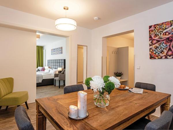 Apartments Rosenthal Residence : photo 1 de la chambre appartement 3 chambres avec balcon
