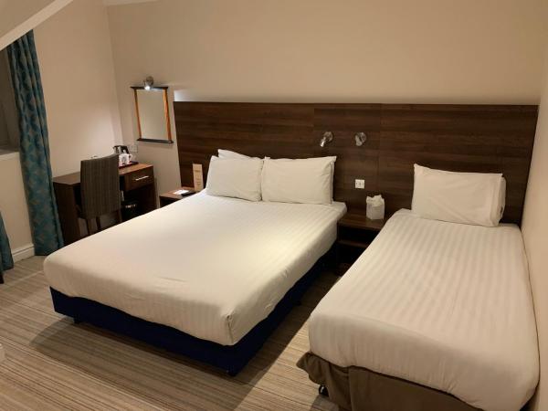Best Western Carlton Hotel : photo 1 de la chambre chambre familiale standard 1 lit double et 1 lit simple