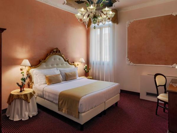 Hotel Pausania : photo 10 de la chambre chambre double ou lits jumeaux supérieure