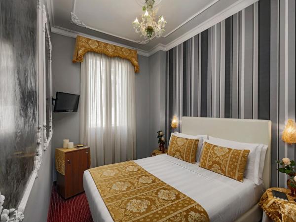 Hotel Pausania : photo 4 de la chambre petite chambre double