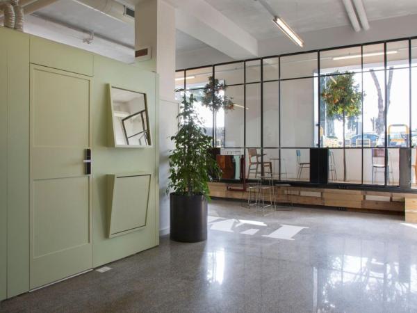 Bed & Boarding : photo 5 de la chambre chambre double capsule avec salle de bains commune