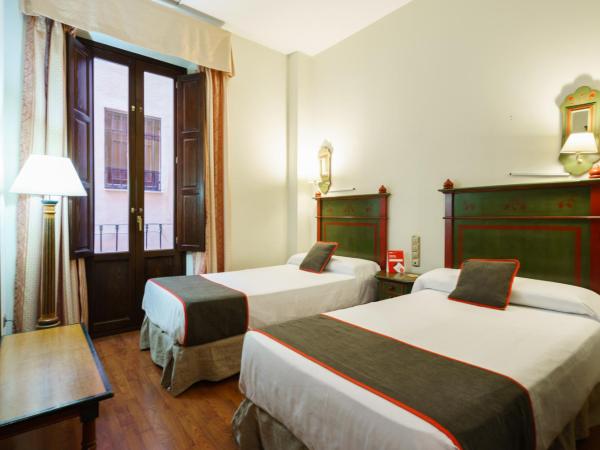 Hotel Plaza Nueva : photo 1 de la chambre chambre lits jumeaux Économique