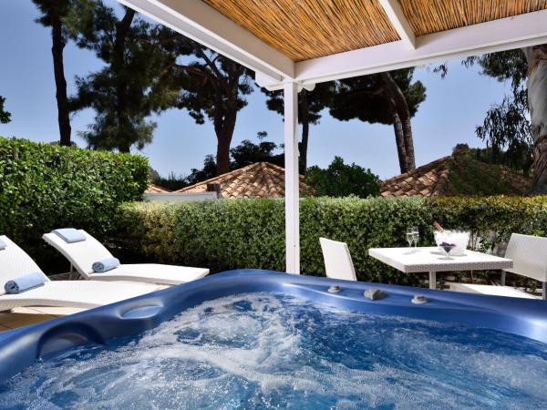 La Plage Resort : photo 2 de la chambre bungalow avec bain à remous privatif