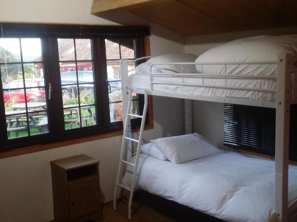 Bridge Farm Guesthouse rooms : photo 5 de la chambre chambre quadruple avec salle de bains privative