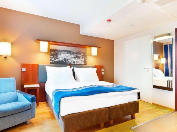 Holiday Inn Tampere - Central Station, an IHG Hotel : photo 2 de la chambre chambre lit queen-size standard - accessible aux personnes à mobilité réduite